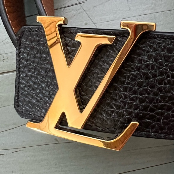 Authentic LV Initials 40MM Reversible Belt - Picture 2 of 11